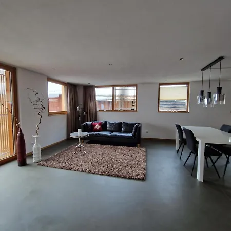 Lägenhet Chasa Siringia