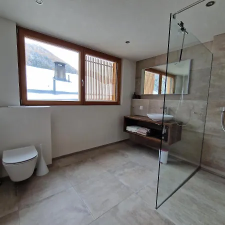 Lägenhet Chasa Siringia *