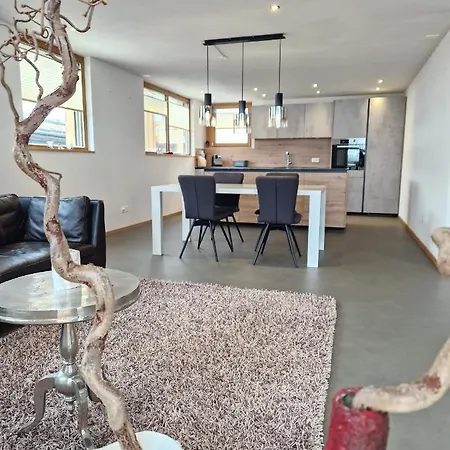 Lägenhet Chasa Siringia